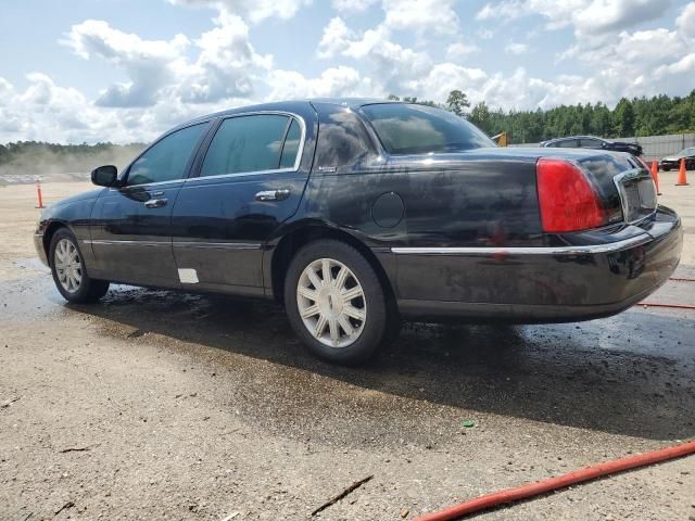 2010 Lincoln Town Car Signature Limited