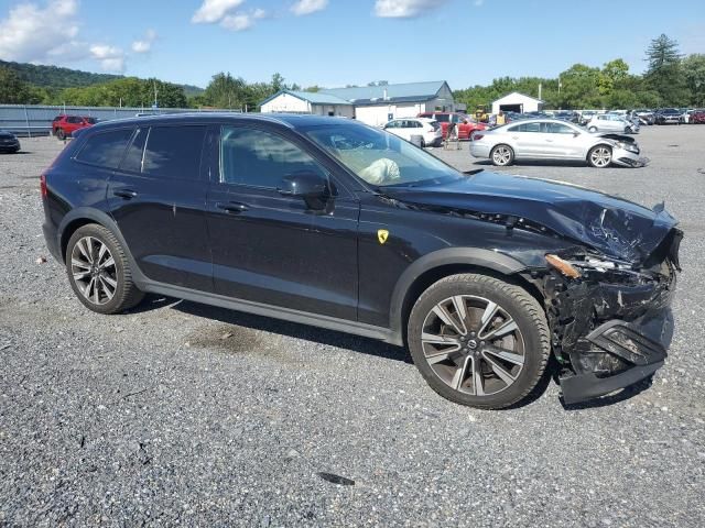 2020 Volvo V60 Cross Country T5 Momentum