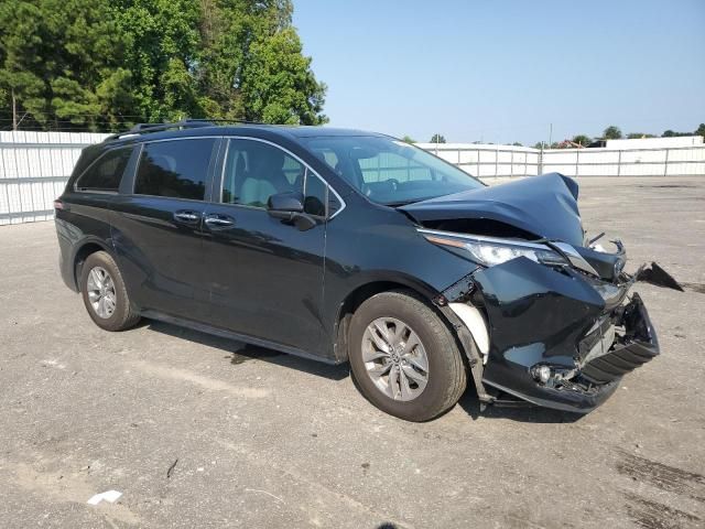 2022 Toyota Sienna XLE