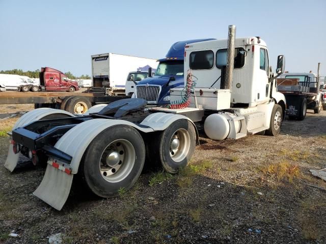 2012 Peterbilt 587