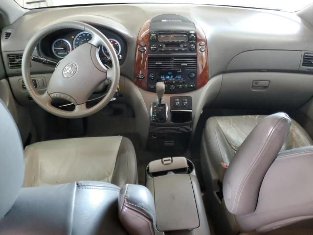 2005 Toyota Sienna XLE