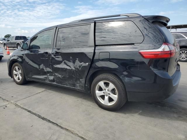 2017 Toyota Sienna LE