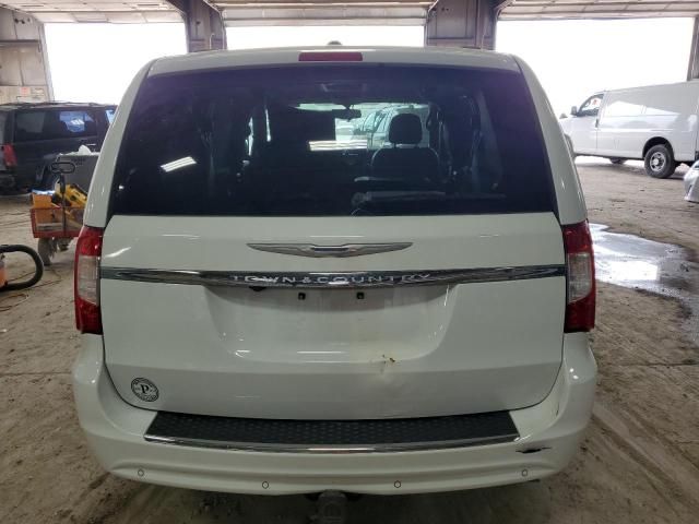 2015 Chrysler Town & Country Touring L