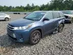 2017 Toyota Highlander SE