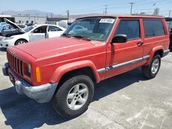 Carros salvage sin ofertas aún a la venta en subasta: 1999 Jeep Cherokee Sport