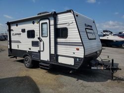 Salvage trucks for sale at Cahokia Heights, IL auction: 2018 Coachmen Clipper