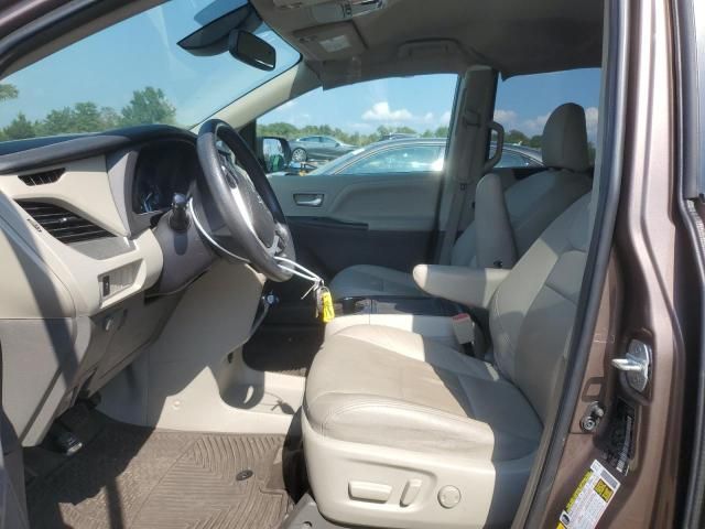 2018 Toyota Sienna LE