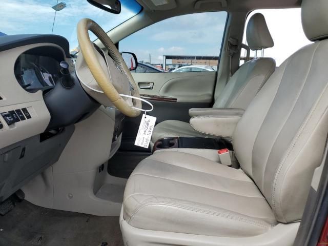 2013 Toyota Sienna XLE