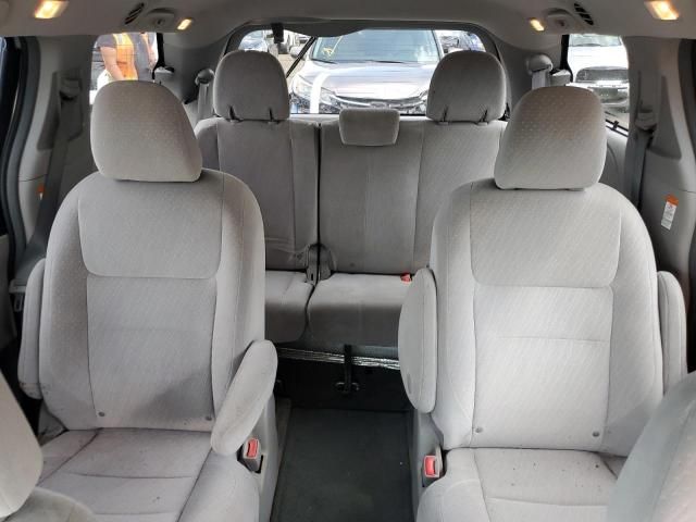 2017 Toyota Sienna LE