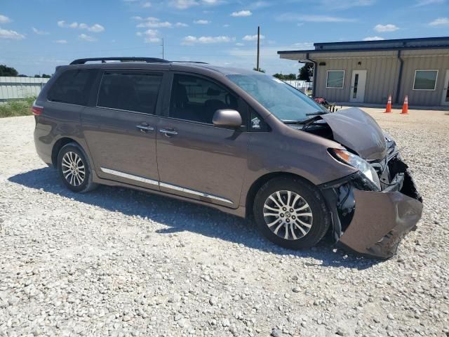 2020 Toyota Sienna XLE