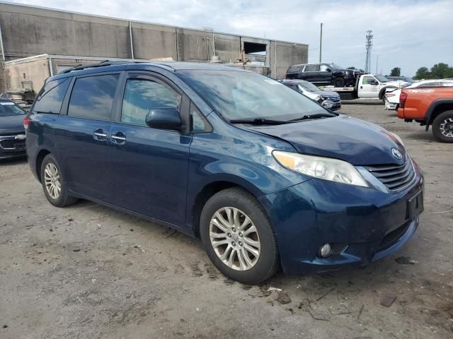 2012 Toyota Sienna XLE