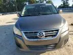 2010 Volkswagen Routan SE