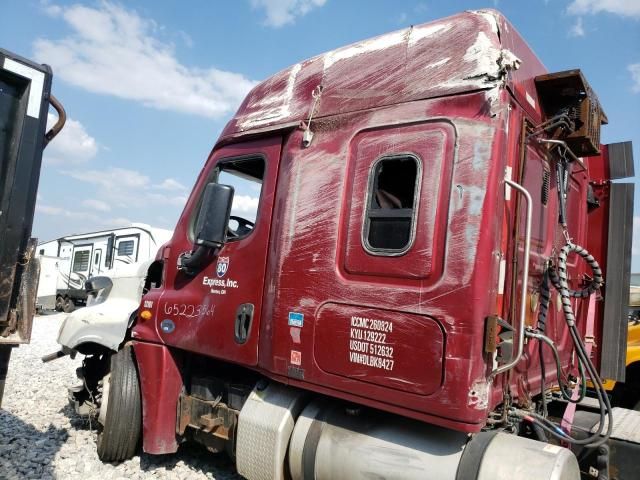 2013 Freightliner Cascadia 125