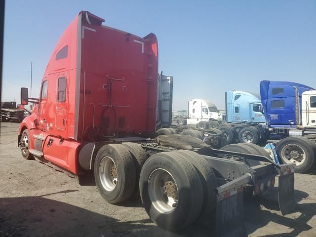 2019 Kenworth Construction T680