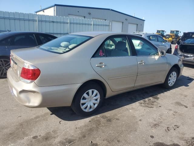 2005 Toyota Camry LE