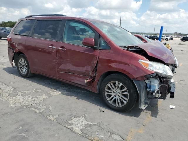 2016 Toyota Sienna XLE