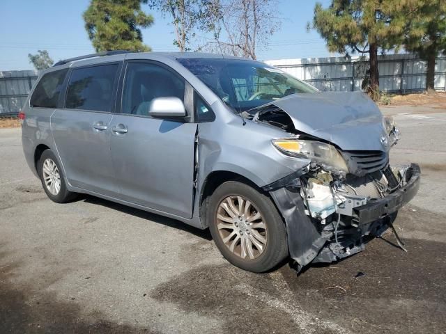 2013 Toyota Sienna XLE