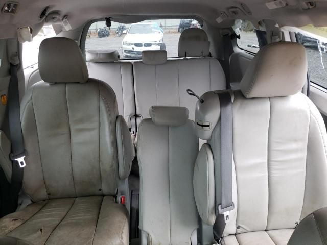 2013 Toyota Sienna XLE