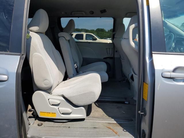 2013 Toyota Sienna LE