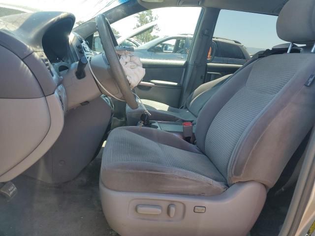 2006 Toyota Sienna CE