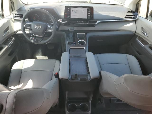 2024 Toyota Sienna XLE