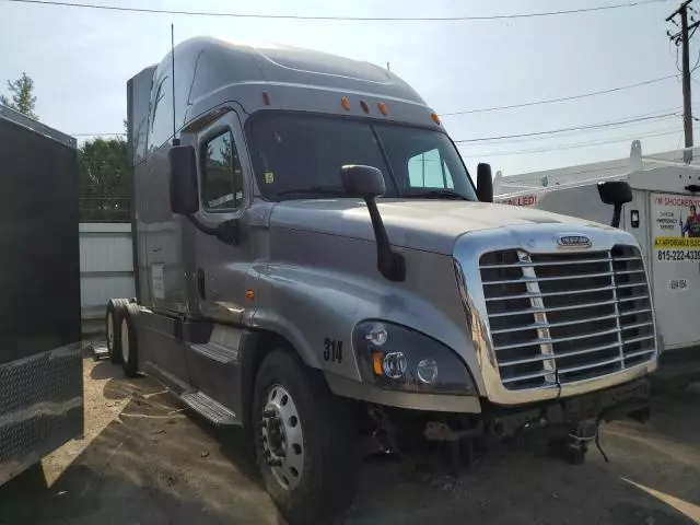 2013 Freightliner Cascadia 125