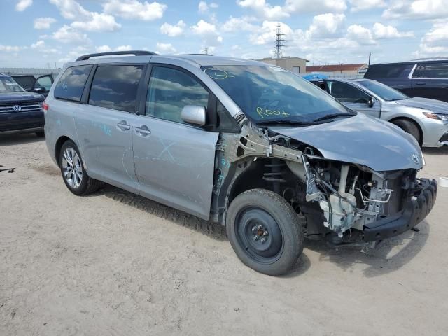 2014 Toyota Sienna LE