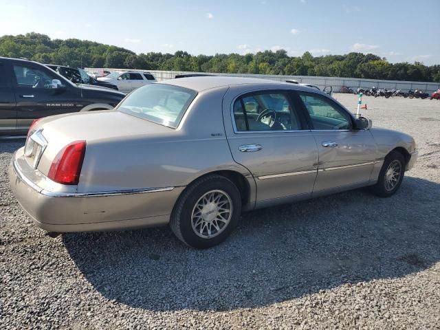 2000 Lincoln Town Car Signature