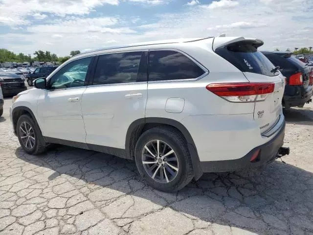 2019 Toyota Highlander SE