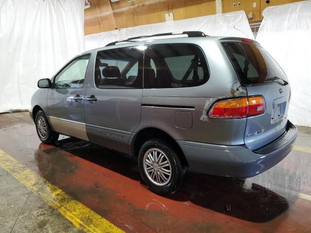 1999 Toyota Sienna LE