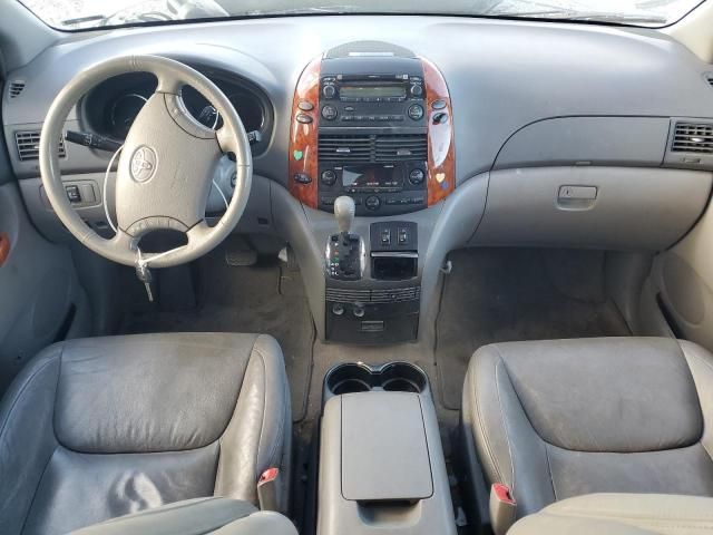 2010 Toyota Sienna XLE