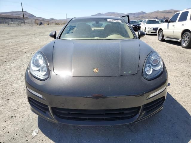 2014 Porsche Panamera 2