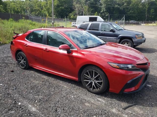 2022 Toyota Camry SE