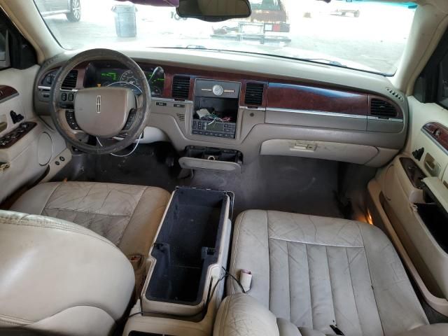 2005 Lincoln Town Car Signature