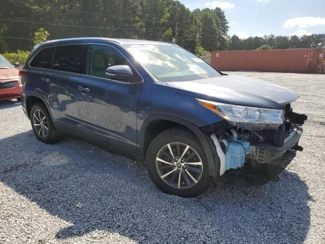 2019 Toyota Highlander SE