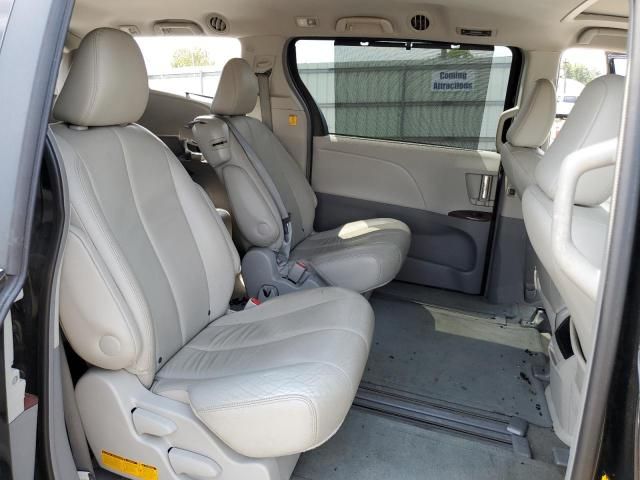 2013 Toyota Sienna XLE