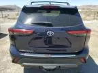 2022 Toyota Highlander L