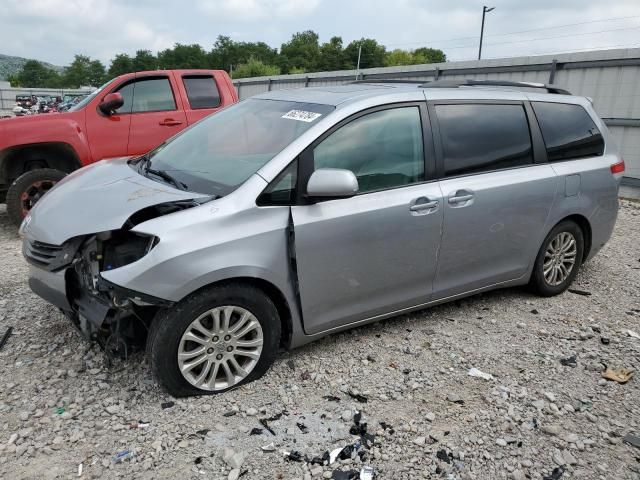 2013 Toyota Sienna XLE