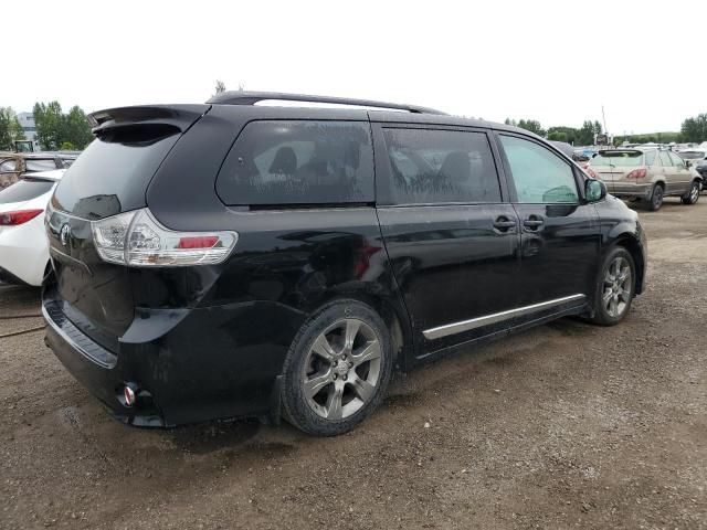 2011 Toyota Sienna Sport