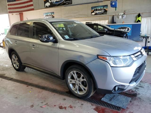 2015 Mitsubishi Outlander SE