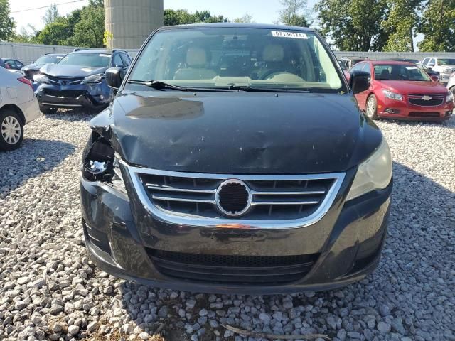 2010 Volkswagen Routan SE