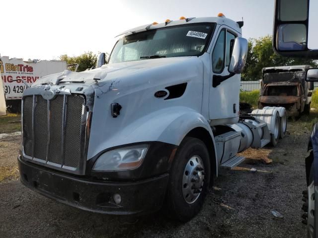 2012 Peterbilt 587