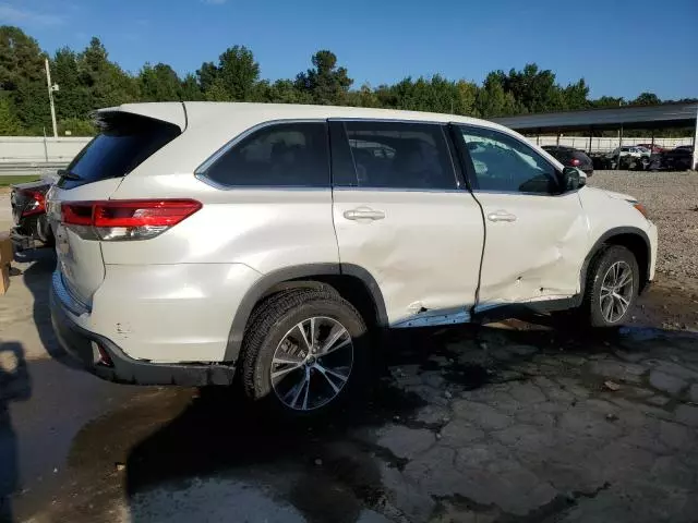 2019 Toyota Highlander LE