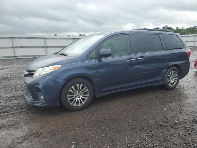 2018 Toyota Sienna XLE