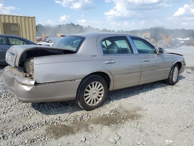 2003 Lincoln Town Car Signature