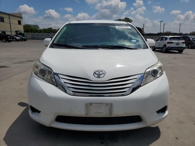 2017 Toyota Sienna LE