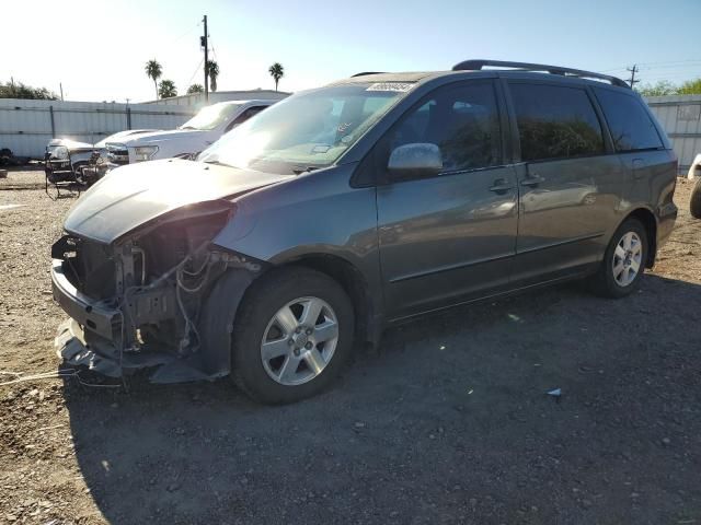 2004 Toyota Sienna XLE