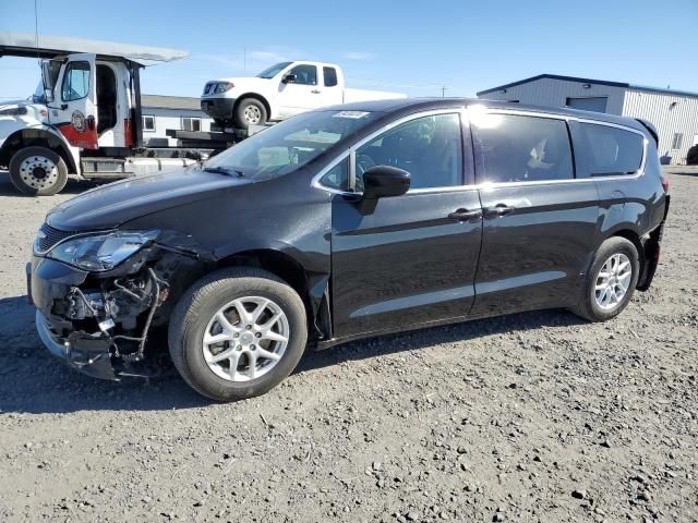 2020 Chrysler Voyager LX