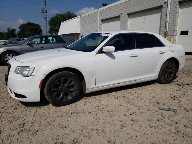 2016 Chrysler 300 Limited