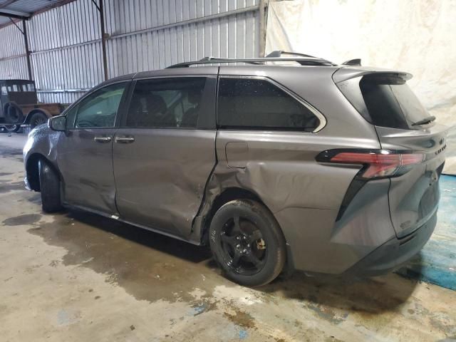 2022 Toyota Sienna XLE